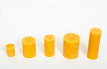 Load image into Gallery viewer, Short Wide Beeswax Pillar (2.5&quot; x 3&quot;)
