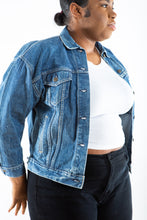 Load image into Gallery viewer, Medium Wash Levi’s Jean Jacket, L-XL

