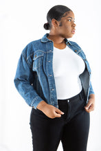 Load image into Gallery viewer, Medium Wash Levi’s Jean Jacket, L-XL
