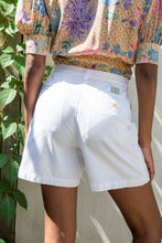 Load image into Gallery viewer, White Ralph Lauren Shorts, Size 4
