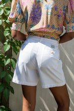 Load image into Gallery viewer, White Ralph Lauren Shorts, Size 4
