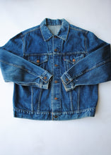 Load image into Gallery viewer, Medium Wash Levi’s Jean Jacket, XL
