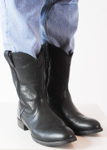 Black Ariat Ropers Boots, 10