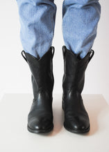 Load image into Gallery viewer, Black Ariat Ropers Boots, 10
