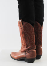 Load image into Gallery viewer, Brown Cowboy Boots, Size 9
