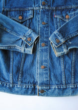 Load image into Gallery viewer, Medium Wash Levi’s Jean Jacket, XL
