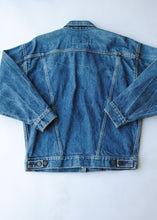 Load image into Gallery viewer, Medium Wash Levi’s Jean Jacket, L-XL
